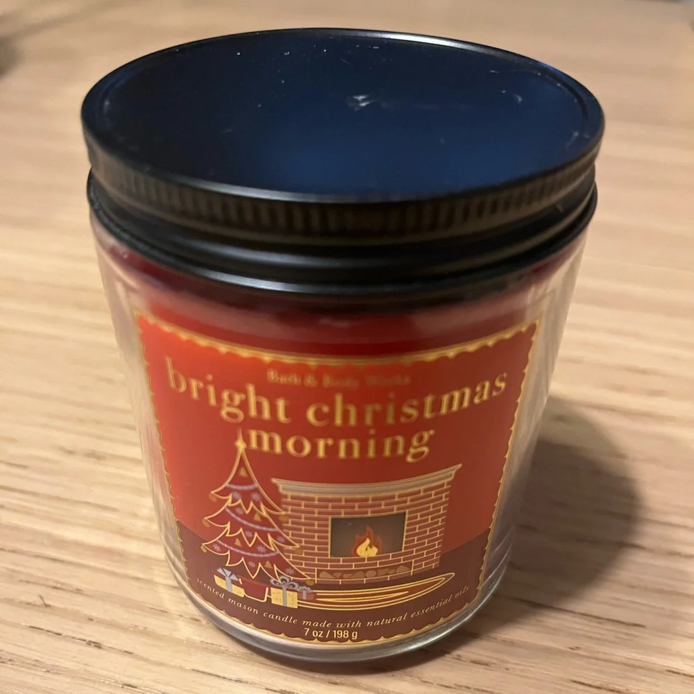 Bath & Both Works Single Wick Candle. Bright Christmas Morning.